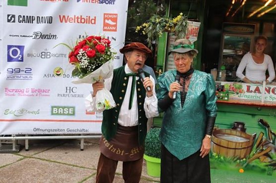 Die Altstadt-Originale Hannichen Vogelstange und Altstadt-Manne (Foto: Medienhaus Heck)