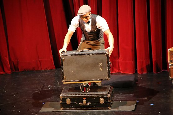 Einer noch zum Finale: Monsieur Chapeau (Foto: Studio 44)