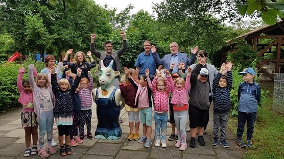 &Uuml;bergabe des Turnb&ouml;ckchens heute Vormittag (Foto: KSB)