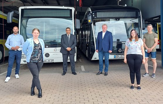Die Verkehrsbetriebe Nordhausen, die IHK und die Kommunale Netzwerkstelle Fachkr&auml;ftesicherung (KNF) kooperieren in Sachen "Jobticket" (Foto: Franziska Bernsdorf (Stadtwerke Nordhausen))