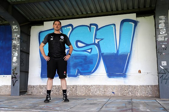 Philipp Seeland tauscht die Trainerbank gegen den Bürostuhl ein (Foto: FSV Wacker 90 Nordhausen) Philipp Seeland tauscht die Trainerbank gegen den Bürostuhl ein (Foto: FSV Wacker 90 Nordhausen)
