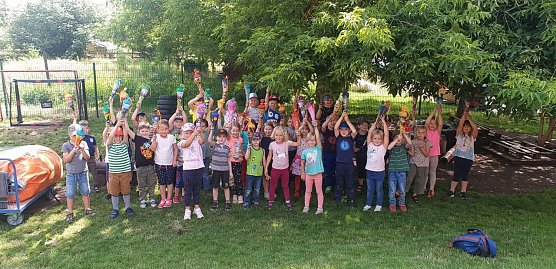 Bis zur R&uuml;ckkehr in den Kindergarten am Nachmittag nach dem Wandertag war dort ein Zuckert&uuml;tenbaum gewachsen    (Foto: Denise Jark)
