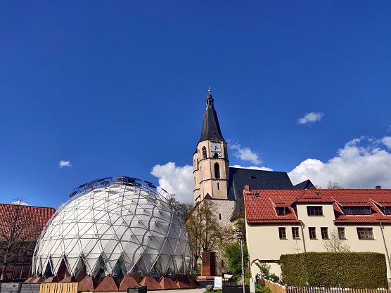 Ein englischsprachiger Vortrag im Klimapavillon bildete das Highlight des angebotenen Freizeitprogrammes. (Foto: Sabina Skambraks)