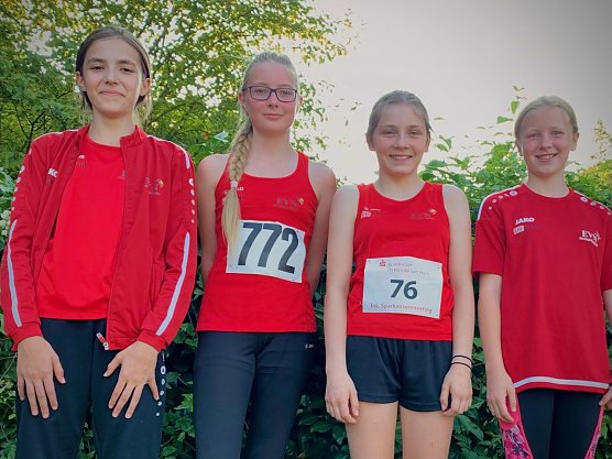 Kim, Annabell, Yasmin und Mina zeigten solide Leistungen (Foto: HSG Nordhausen) Kim, Annabell, Yasmin und Mina zeigten solide Leistungen (Foto: HSG Nordhausen)