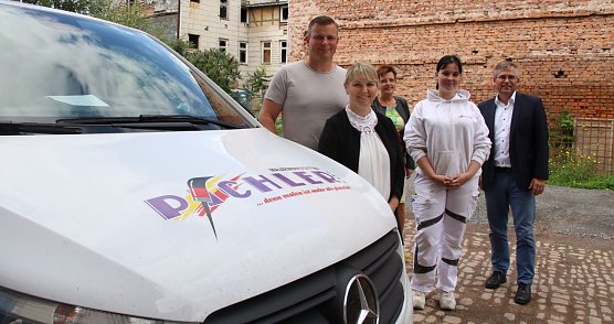 Mit Reiz des kreativsten Handwerks versucht man bei der Firma Pichler Nachwuchs zu locken, bei Azubi Lena hat das geklappt (Foto: agl)