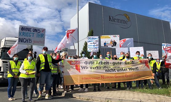 Foto vom Warnstreik bei der Firma Klemme (Foto: NGG)