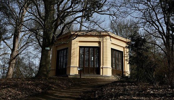Der Pavillon im Park Hoherode (Foto: H.Haase)