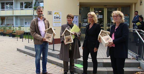 Ministerin in spe auf Rundreise, v.l.: Oberb&uuml;rgermeister Kai Buchmann, IBA Gesch&auml;ftsf&uuml;hrerin Dr. Martina Doehler-Behzadi, Staatssekret&auml;rin Susanna Karawanskij und SWG Chefin Inge Klaan (Foto: agl)
