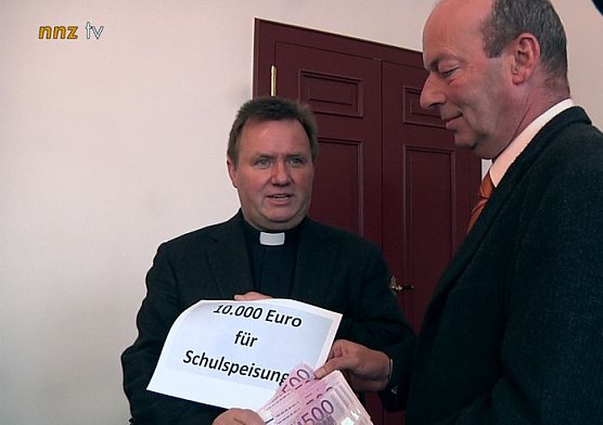 Gro&szlig;z&uuml;gige Spende (Foto: nnz-tv)
