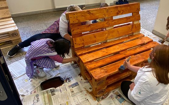 Schüler innen bei der Arbeit (Foto: M.Boss) Schüler innen bei der Arbeit (Foto: M.Boss)