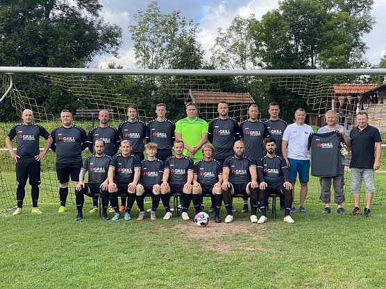 Neue Trikots für den SV Hohnstein (Foto: Sandra Witzel) Neue Trikots für den SV Hohnstein (Foto: Sandra Witzel)