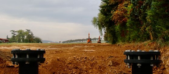 Wie sie sehen, sehen sie (fast) nichts: an der "Lehmkuhle" in Werther soll in Zukunft mit Geothermie geheizt werden (Foto: agl)