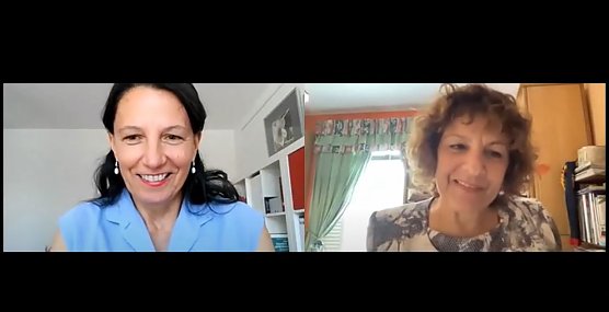Prof. Dr. Maria Borcsa (links) und Prof. Dr. Angela Abela (rechts; Universit&auml;t Malta) bei der Er&ouml;ffnung der Online-Konferenz (Foto: Maria Borcsa)