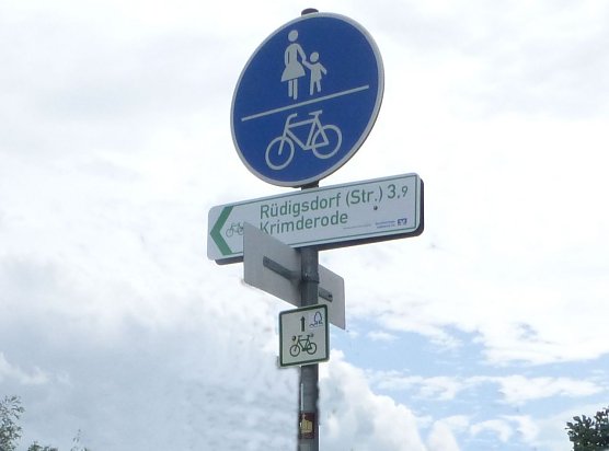 Radwegebeschilderung geklaut (Foto: ADFC ) Radwegebeschilderung geklaut (Foto: ADFC )