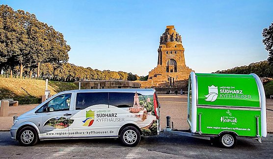 Am V&ouml;lkerschlachtdenkmal, der gr&ouml;&szlig;eren Variante des Kyffh&auml;userdenkmals (Foto: Tourismusverband S&uuml;dharz Kyffh&auml;user)