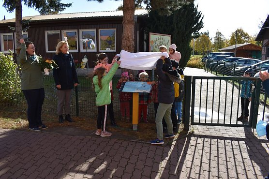Bei den "kleinen Entdeckern" in Gro&szlig;wechsungen wurde jetzt ein "interaktiver Planetenweg" eingeweiht (Foto: Beanke Juch)