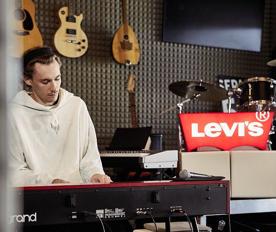 Alexander John in seinem Studio (Foto: A.John) Alexander John in seinem Studio (Foto: A.John)