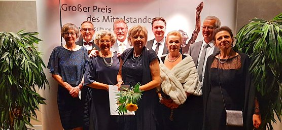 Glückliche Gesichter der Verantwortlichen bei der Auszeichnungsfeier (Foto: privat) Glückliche Gesichter der Verantwortlichen bei der Auszeichnungsfeier (Foto: privat)