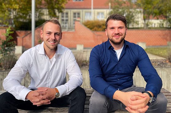 Matth&auml;us R&ouml;ssner und Maximilian Biethahn sind auf dem Weg zur Unternehmensgr&uuml;ndung mit der Entwicklung einer Vakuumschraube (Foto: Tina Bergknapp)
