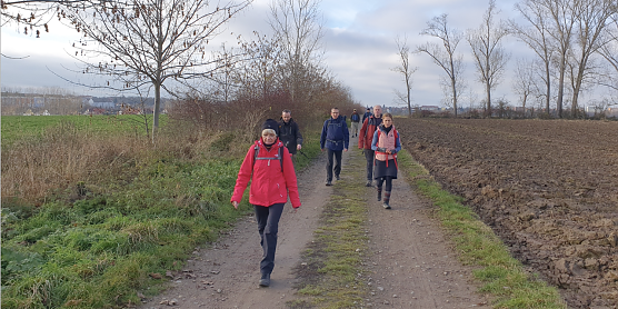 Die Starter unweit der Kuckucksm&uuml;hle, weniger als eine Stunde nach dem Start am Bahnhof Nordhausen (Foto: Bodo Schwarzberg)