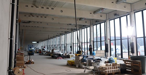 Der Innenausbau der neuen Feuerwache schreitet voran (Foto: L.Fischer) Der Innenausbau der neuen Feuerwache schreitet voran (Foto: L.Fischer)