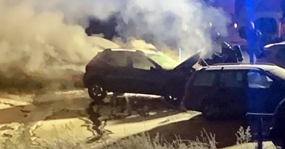 Brennendes Auto (Foto: nnz)