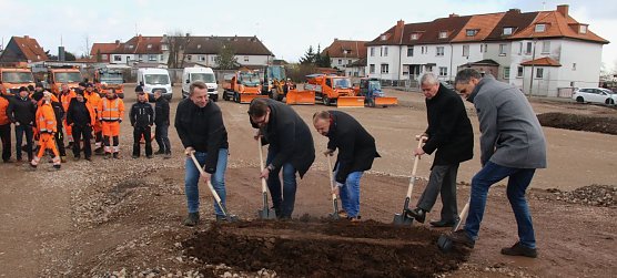 Spatenstich f&uuml;r den neuen Bauhof am Darrweg in Nordhausen (Foto: agl)