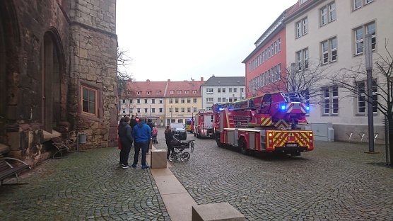 Feuerwehr auf dem Rathausplatz (Foto: agl) Feuerwehr auf dem Rathausplatz (Foto: agl)