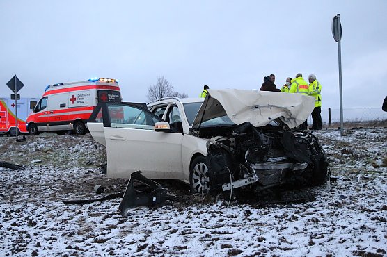 Sechs Verletzte bei Unfall auf der B4 (Foto: S.Dietzel) Sechs Verletzte bei Unfall auf der B4 (Foto: S.Dietzel)