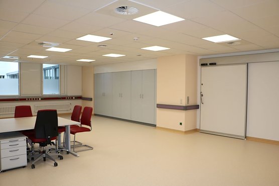 neuer Aufwachraum f&uuml;r OP-Patienten w&auml;hrend der Bauphase sp&auml;tere Bettengarage f&uuml;r den gesamten OP-Bereich. (Foto: SHK)