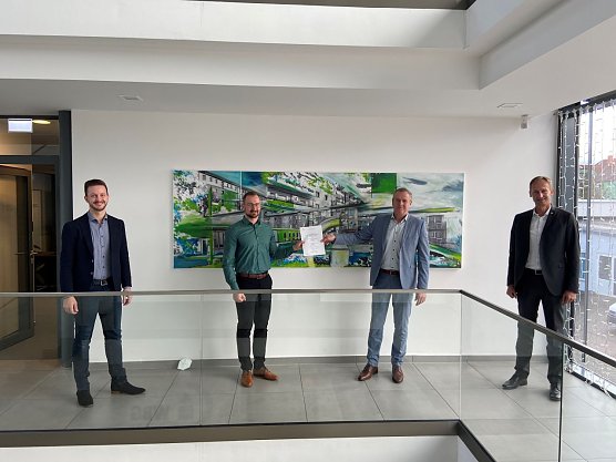 v.l.: Hr. Rollel, Hr. H&ouml;flich (beide Techem), Hr. Loup, Hr. D&ouml;rmann (beide WBG Vorstand) (Foto: WBG S&uuml;dharz)