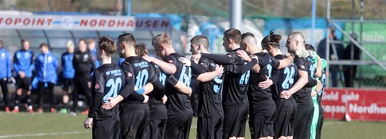 Unzufrieden mit dem eigenen Auftritt: Oberligamannschaft von Wacker 90 (Foto: M.Lieddke)