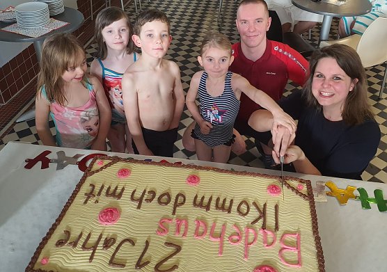 Geburtstagsfeier im Badehaus (Foto: BHN) Geburtstagsfeier im Badehaus (Foto: BHN)
