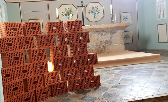 Klage- und Lebensmauer in Elende (Foto: Evangelischer Kirchenkreis Südharz) Klage- und Lebensmauer in Elende (Foto: Evangelischer Kirchenkreis Südharz)