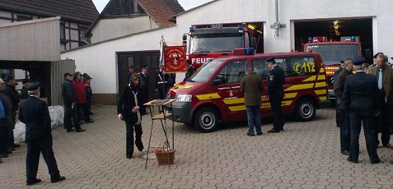 Fahrzeug übergeben (Foto: privat) Fahrzeug übergeben (Foto: privat)
