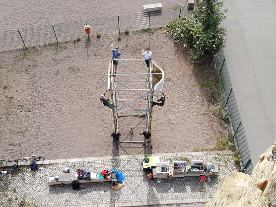 Blick von oben - der Peterstein wird f&uuml;r die kommende Saison vorbereitet (Foto: Jugendsozialwerk Nordhausen)