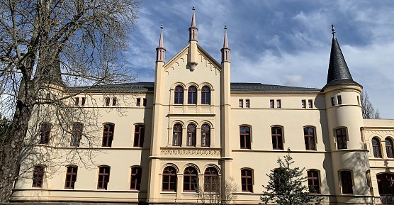 Schon der n&auml;chste Kreistag k&ouml;nnte wieder im altehrw&uuml;rdigen Landratsamt stattfinden (Foto: nnz-Archiv)