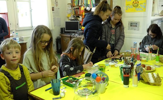Ostereier färben und bemalen im KILA (Foto: F.Tuschy) Ostereier färben und bemalen im KILA (Foto: F.Tuschy)