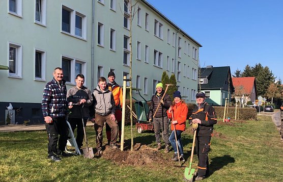 Baumpflanzaktion in Gro&szlig;wechsungen (Foto: R.+K. Schulze)