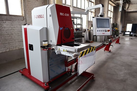 So sieht die neue Aushalsmaschine aus (Foto: Schachtbau Nordhausen) So sieht die neue Aushalsmaschine aus (Foto: Schachtbau Nordhausen)