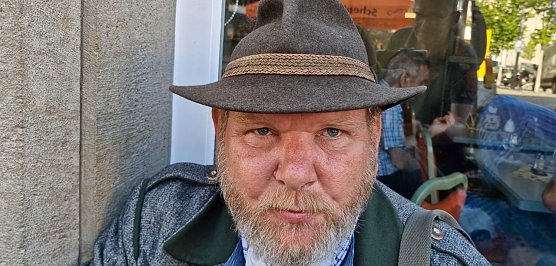 J&ouml;rg Menge nimmt seinen Hut... (Foto: nnz)