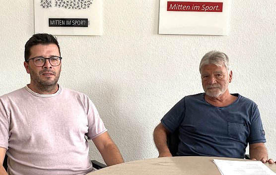 Gesch&auml;ftsf&uuml;hrer Patrick B&ouml;rsch und Pr&auml;sident Gert St&ouml;rmer bereiten die Ehrenamts-Gala des KSB Nordhausen vor (Foto: oas)