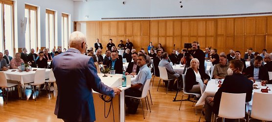 Im Ratssaal feierte man gestern den 25. Geburtstag der "Granitbau Nordhausen" (Foto: agl)