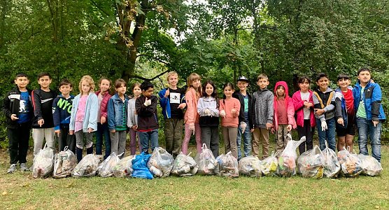 World Cleanup Day interessierte die Kinder (Foto: Landratsamt)
