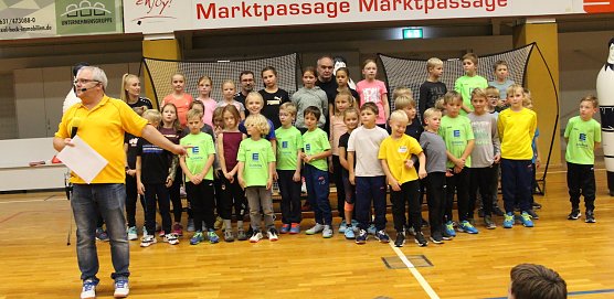 Frank Ollech stellte die Mannschaften vor (Foto: U.Tittel)