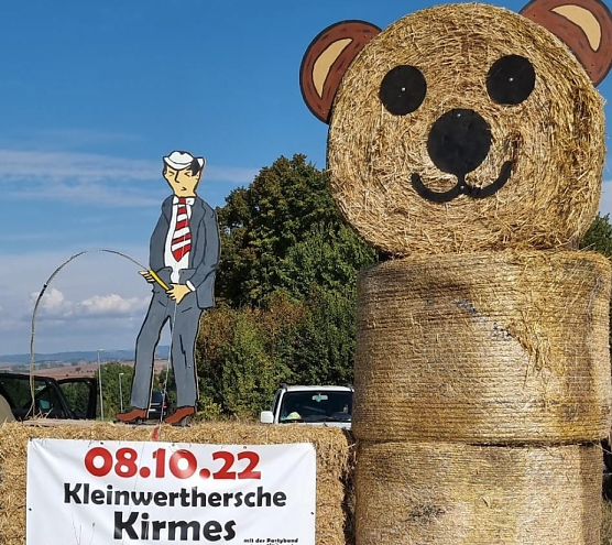 In Kleinwerther feiern die "Hochseicher" wieder Kirmes (Foto: Birgit Hellrung) In Kleinwerther feiern die "Hochseicher" wieder Kirmes (Foto: Birgit Hellrung)