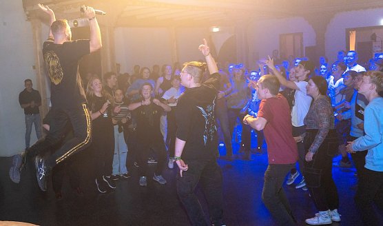 Party in der Jugendkirche (Foto: Sven Tetzel) Party in der Jugendkirche (Foto: Sven Tetzel)