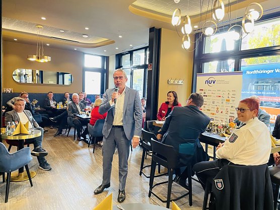 Der Nordth&uuml;ringer Unternehmerverband lud Innenminister Georg Maier in den F&uuml;rstenhof nach Nordhausen (Foto: Claudia Rheinl&auml;nder)