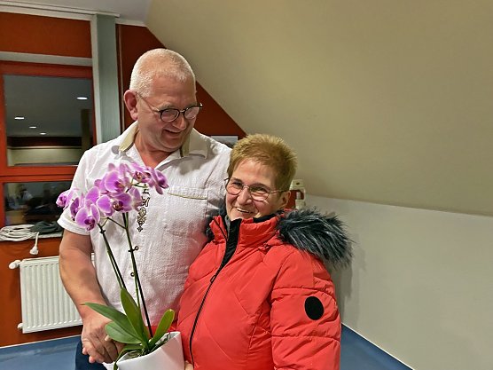 Ortschaftsbürgermeister Mario Kühn und Bettina Feyer (v.l.n.r.) (Foto: Sandra Witzel) Ortschaftsbürgermeister Mario Kühn und Bettina Feyer (v.l.n.r.) (Foto: Sandra Witzel)