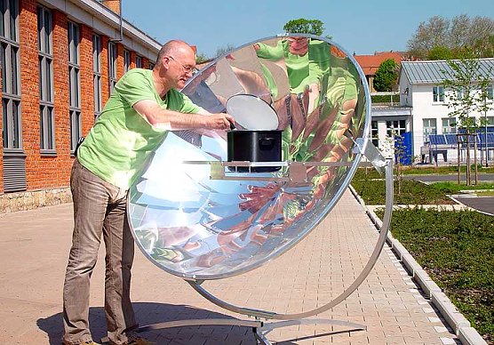 Kochen mit der Sonne (Foto: fhn)